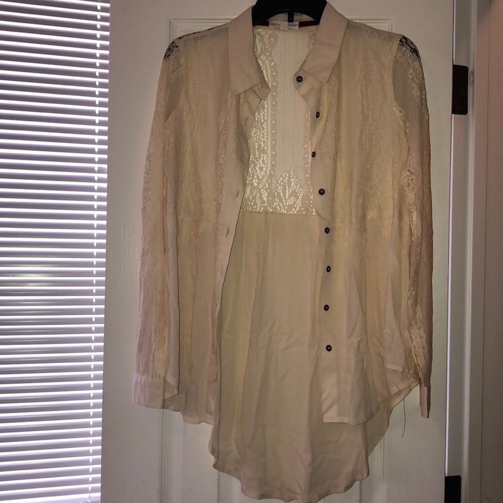 Coco + Jaimeson button down top